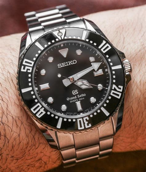 grand seiko quartz dive watch.